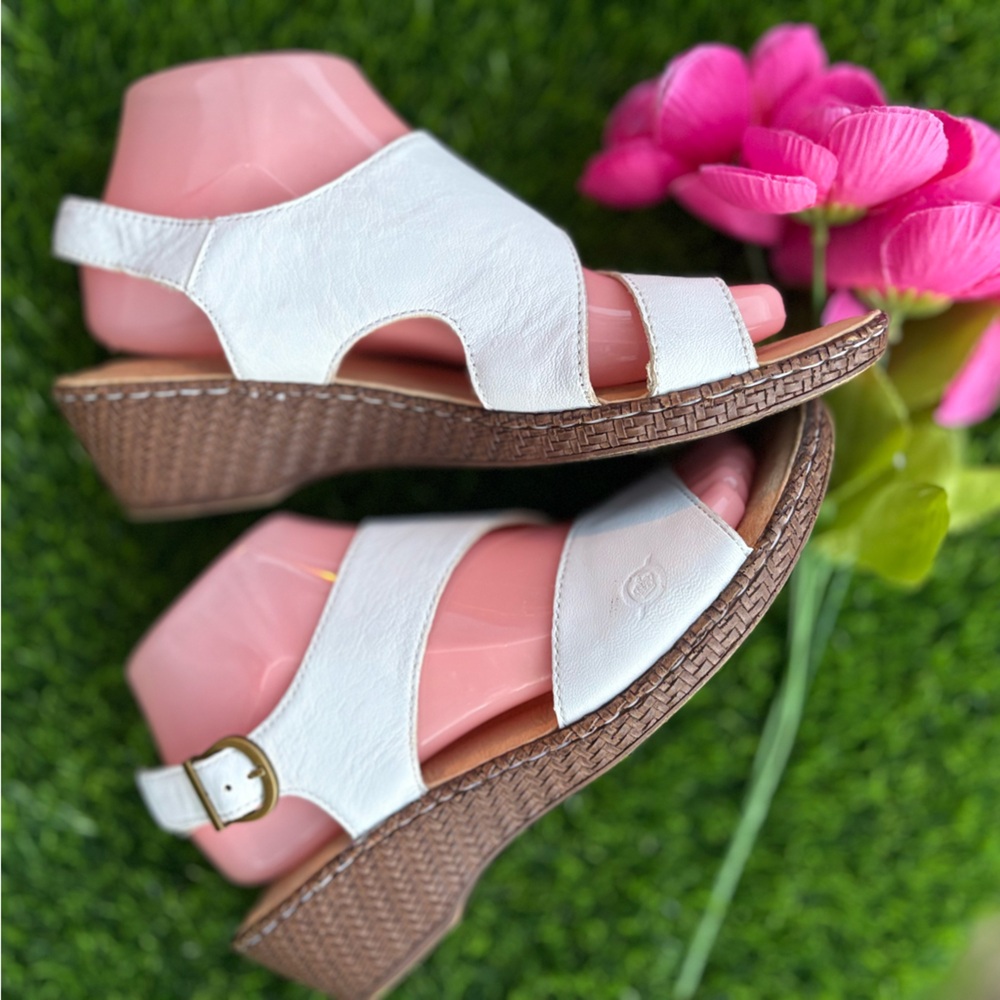 BORN LEATHER WEDGE SANDALS BUCKLE 9 - Picture 12 of 12